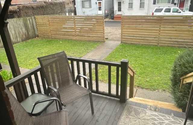 1304 Liverpool Street - 1