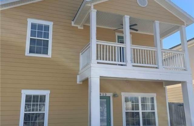 3913  SW Peachwood  DR