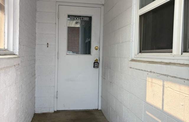 West York SD, 3 Bedroom, 1st Floor, Parking