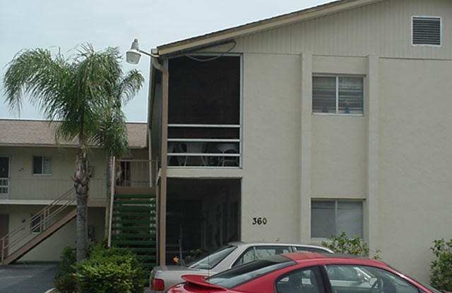 2BR/1BA First Floor Condo on Venice Island!