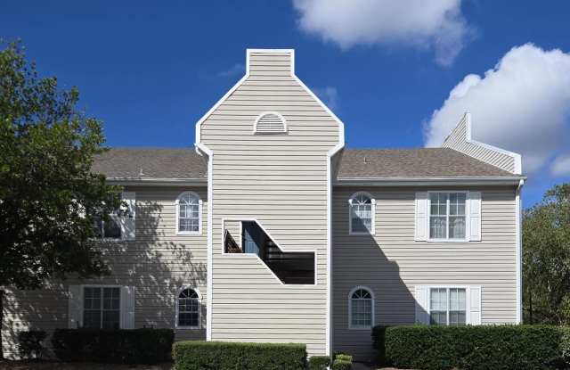 723 Bragg Drive unit: Apt C