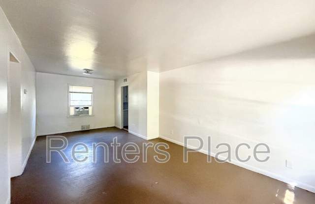 4324 North Iroquois Avenue