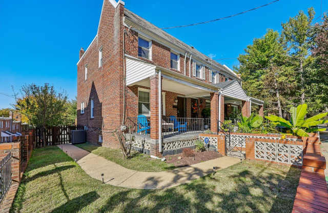 Nice 3br 2 bath rowhome in Fort Totten