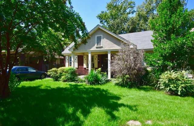 1 bed, 1 bath unit in Vollintine Evergreen Historic District near Rhodes College.