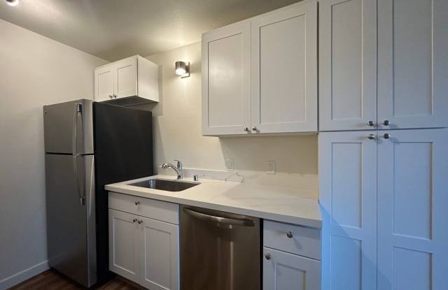 Photo of Updated 2bed/1bath Apartment in Prime Redmond Location!