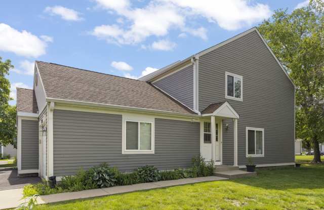 2736 Prairieview Lane South