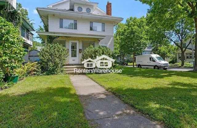 Photo of 3857 Pillsbury Avenue