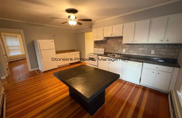 Photo of *687 Charles Street