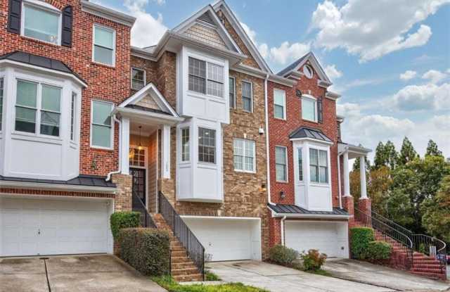 1222 Creekside Place