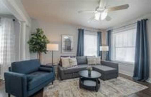 3835 Central St - 2S