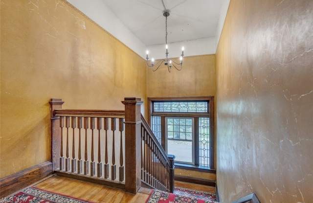 2257 Grandview Avenue unit: 3