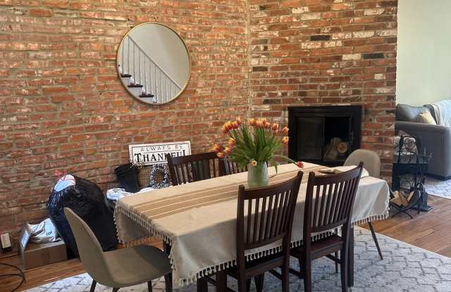 403 Seward Square Se