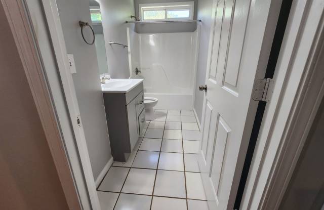 Room in 3 Bedroom Home at 901 Hall St