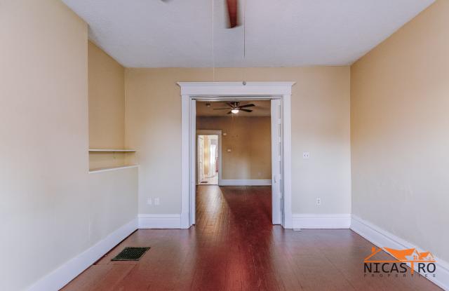 Photo of 174 E 11th Avenue