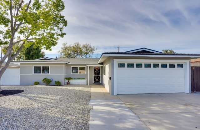 Photo of 3901 W Compton Ave, Orange: Spacious 3 Bed 2 Bath House Near Disneyland!