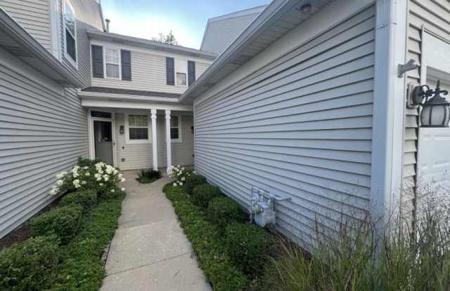 2820 White Thorn Circle