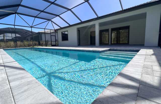 ***GREY HAWK GOLF CLUB***ANNUAL RENTAL***LAP POOL***FULLY FURNISHED***OUTDOOR KITCHEN TO COME***