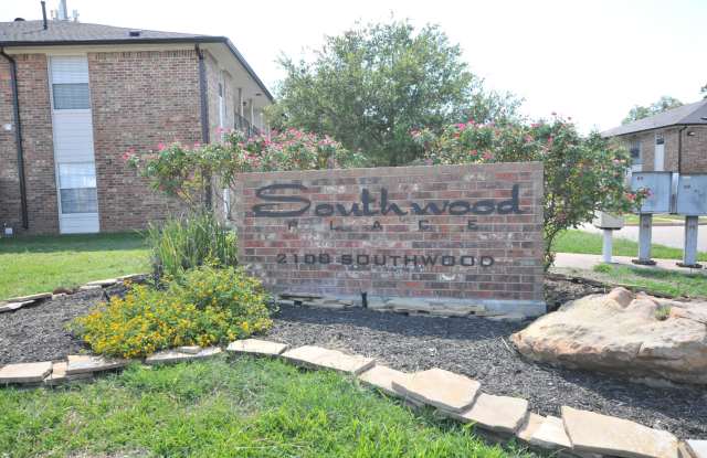 2100 Southwood Drive