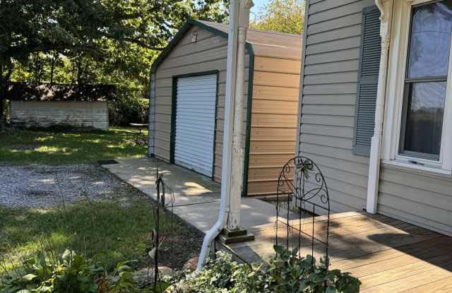 1275 North Lomax Road