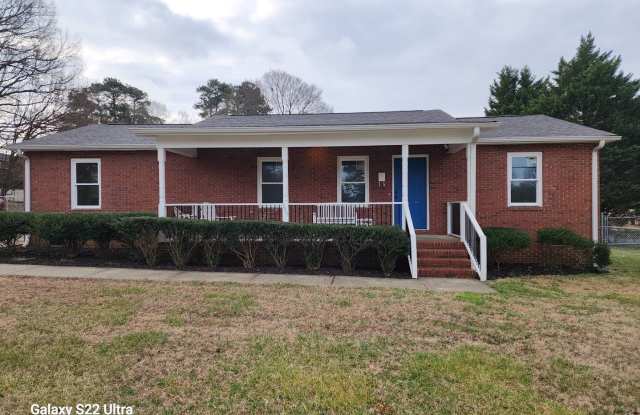 Charming 3BR Refurbished House in Gastonia