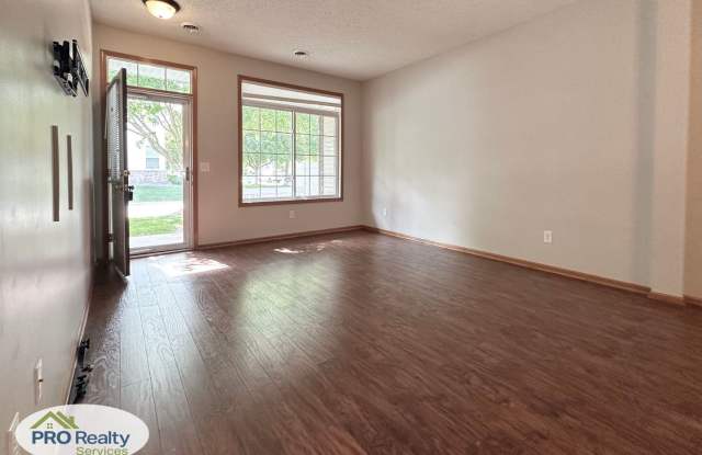 2 Bedroom Updated Townhome