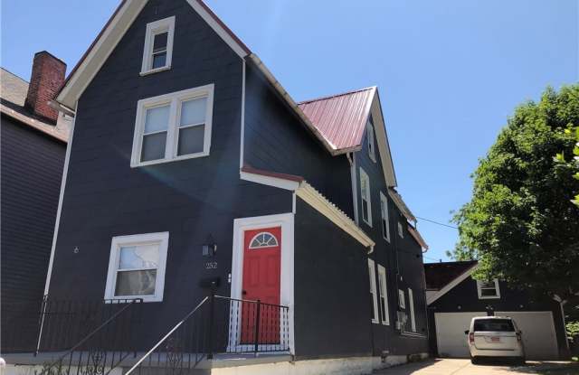 250 West Avenue
