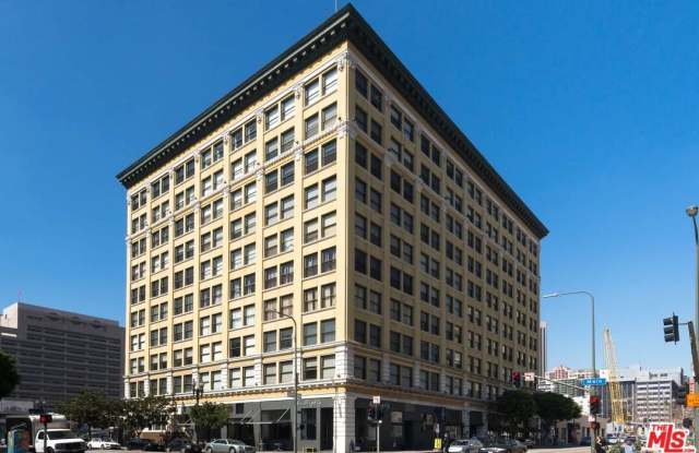 108 W 2ND St unit: 606