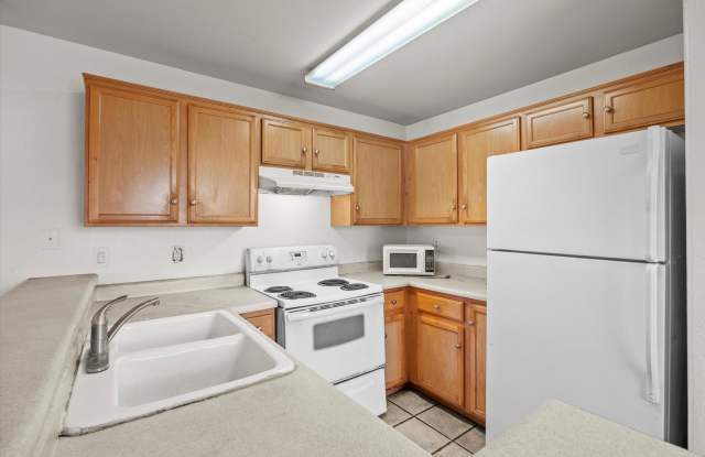 2972 Juniper Hills Blvd Unit 202
