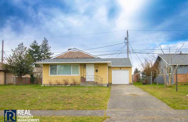 Charming 3 Bedroom Rambler in North Tacoma!