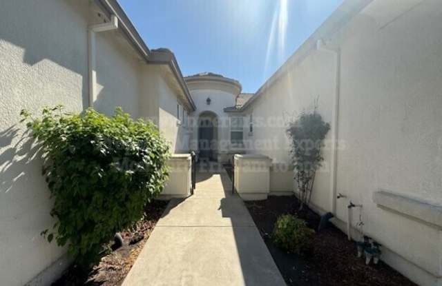 5891 Silver Oak Circle