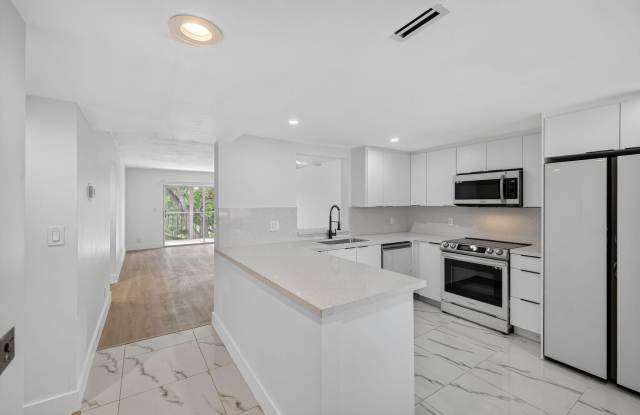 14375 Strathmore Lane unit: 303