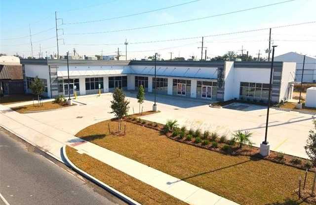 3730 AIRLINE Drive