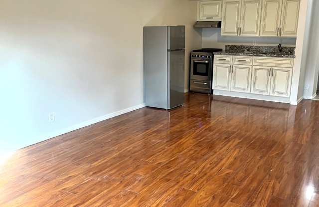 136 Orange Grove Avenue,