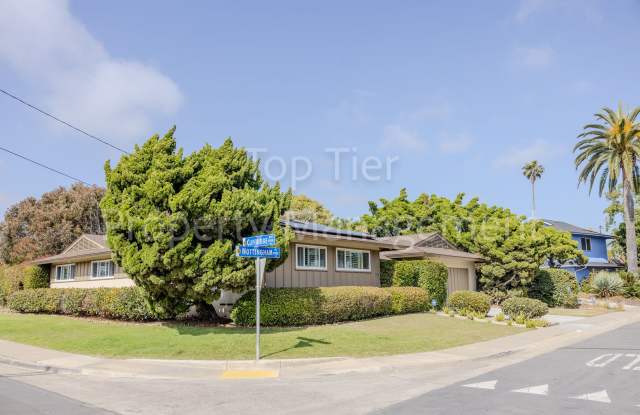 Charming Mid-Century Home | 4BR, 3BA | 2,424 Sq Ft | 8,400 Sq Ft Lot | Prime La Jolla Location**$7495**