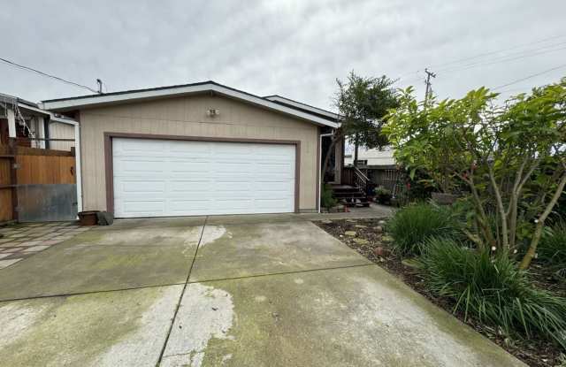 SPACIOUS 3 BEDROOMS  2 BATH HOME 6 - 11 MONTH LEASE ONLY** SHORT TERM LEASE OFFER ONLY - 554 Sanford Avenue, Richmond, CA 94801