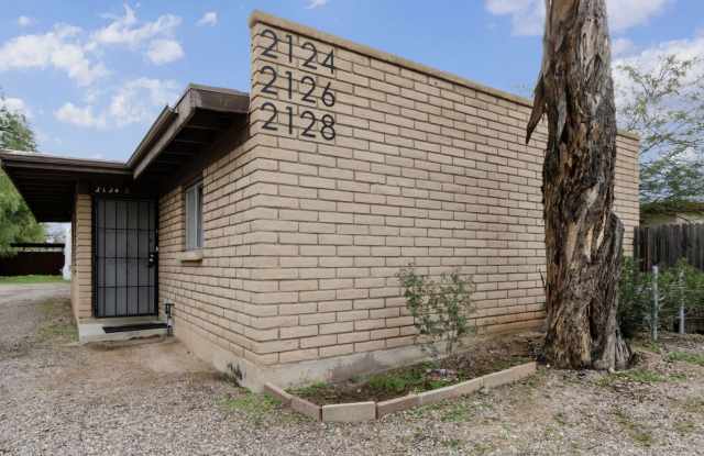 Photo of Centrally located 1 bedroom, 1 bath with bonus Den in a duplex, SW side of Swan  Grant.