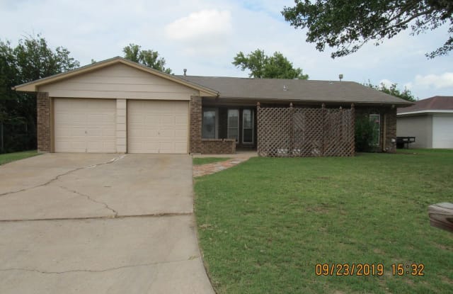 2606 NE Lake Ave - 2606 Northeast Lake Avenue, Lawton, OK 73507