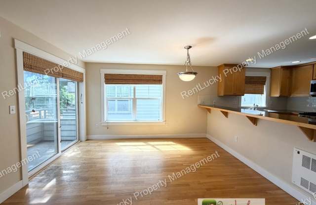 Fantastic 3 Bedroom in Ballard w/ Natural Lighting and Beautiful Finishes!