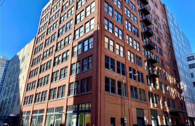 Photo of 1010 Saint Charles Street