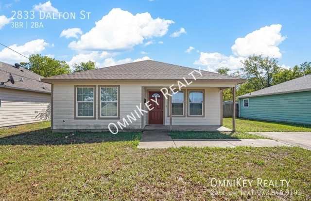 2833 Dalton St