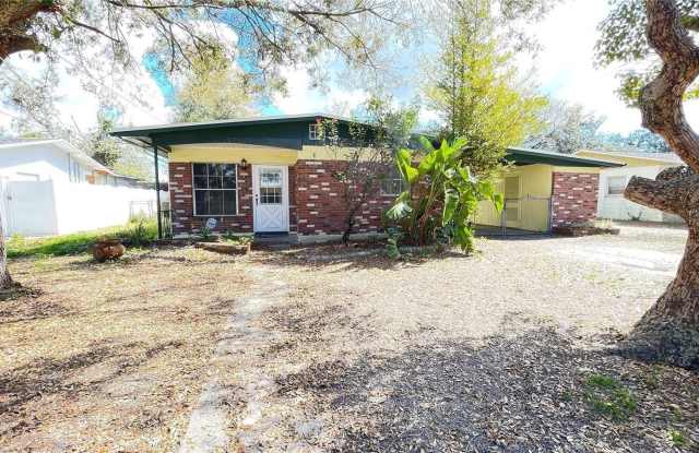 10705 N DIXON AVENUE