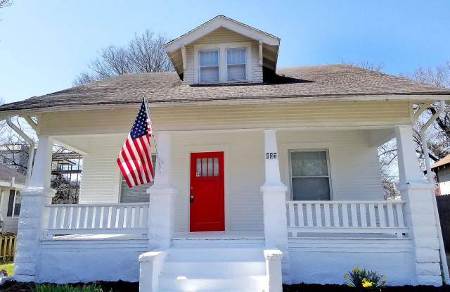 Beautiful 4 Bed/2 Bath Home - Close to MSU - 807 South McCann Avenue, Springfield, MO 65804