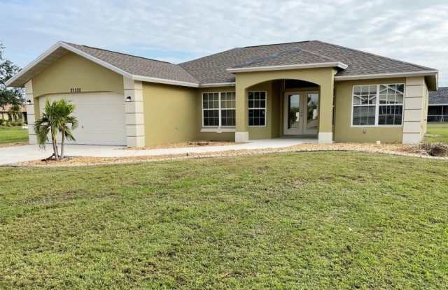 27322 TIERRA DEL FUEGO CIRCLE - 27322 Tierra Del Fuego Circle, Charlotte County, FL 33983