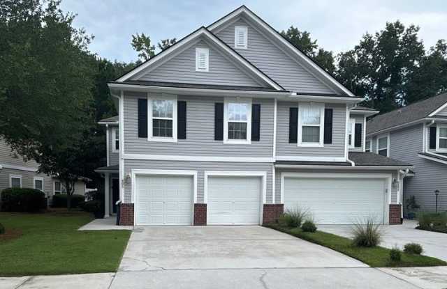 Amazing 3BR Townhome in The Pines at Charleston Park!