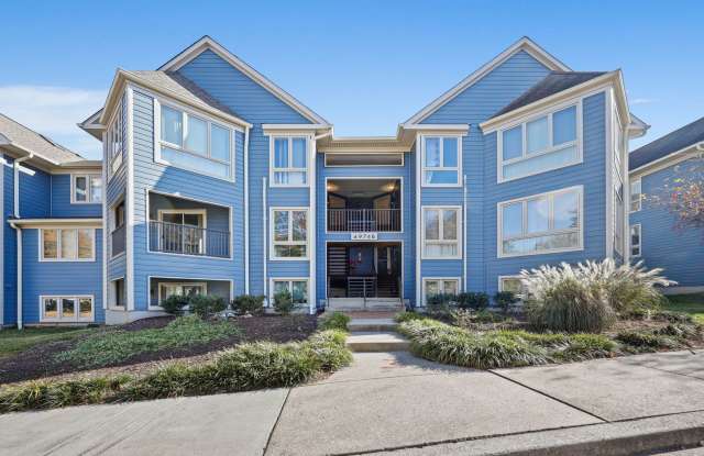 Spacious Ground-Level 2-Bedroom Unit with Bonus Room in Ellicott City