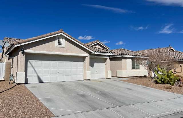 Gorgeous 1 Story Home Ready for Immediate Tenant!