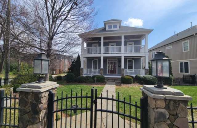 Spacious~Charming~Dilworth! 3800 SF 4 Beds 3.5 Baths