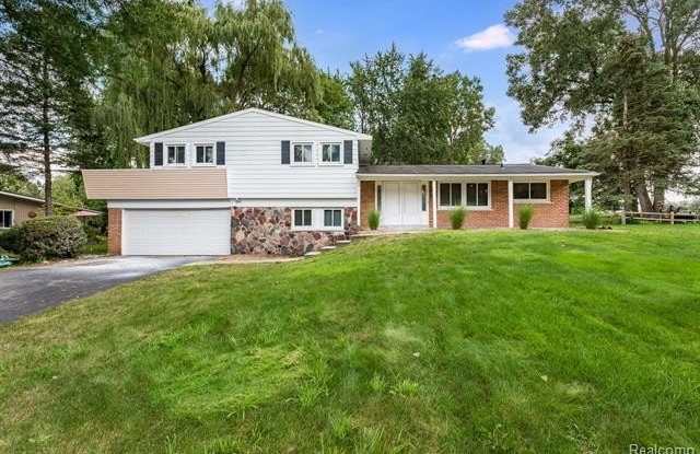 Photo of 2862 Rossmoor Circle