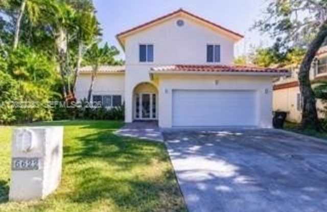 6622 Acacia Ct