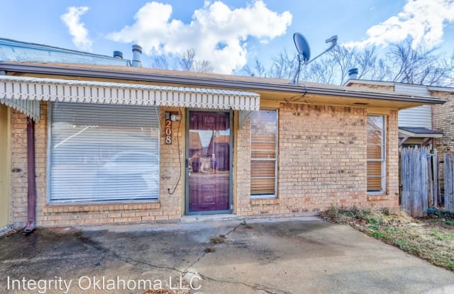 208 Woodman Dr. - 208 Woodman Drive, Midwest City, OK 73110